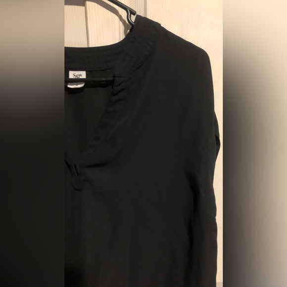 Women’s black semi sheer sleeveless high low shirt size medium - Picture 3 of 8